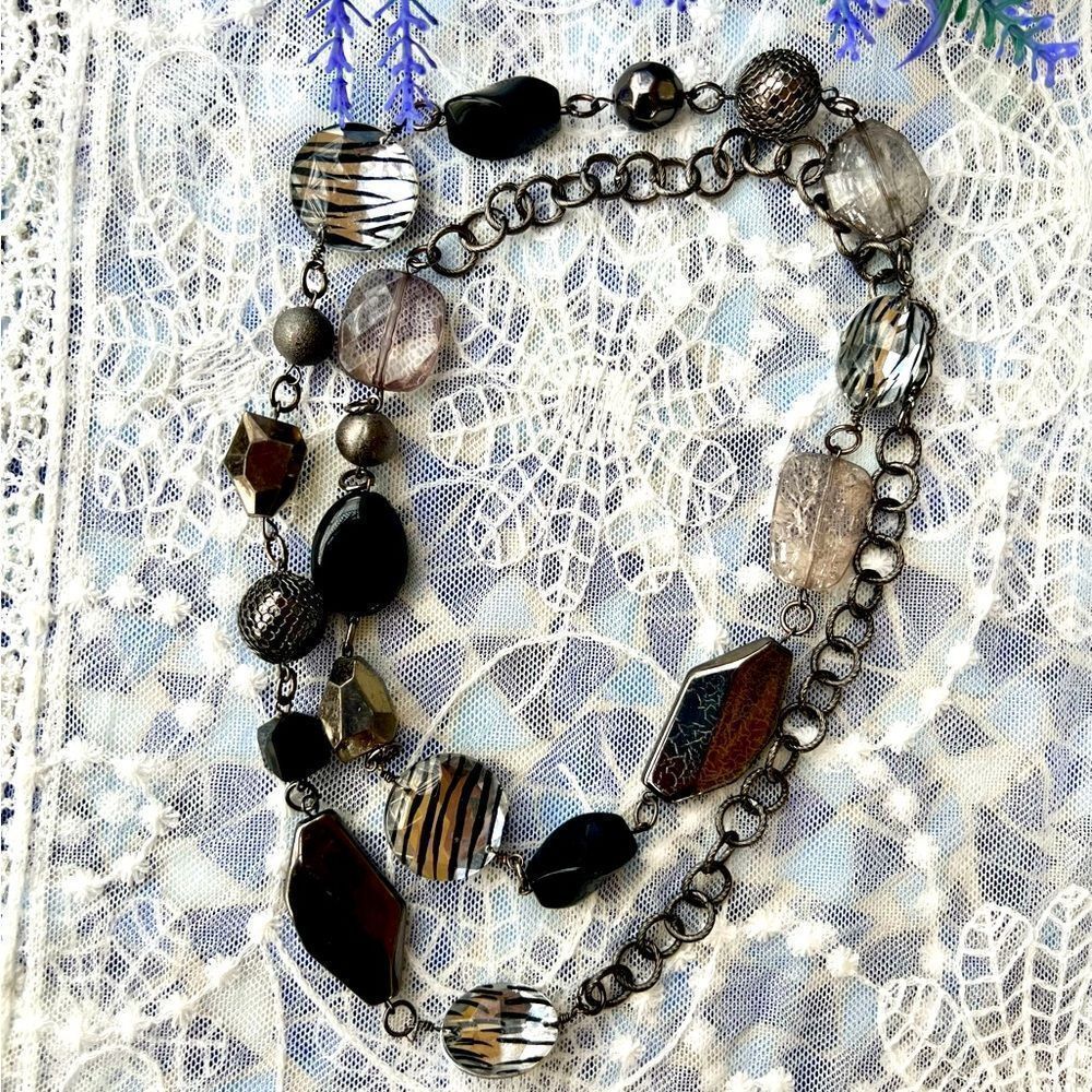 Vintage 80’s Long Zebra & Gunmetal Disco Necklace - Picture 7 of 7